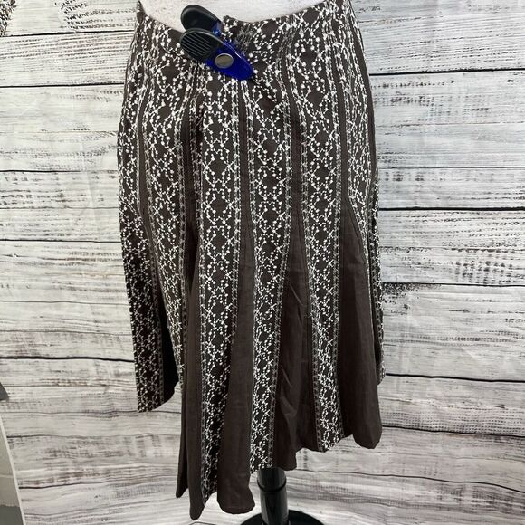 Style & Co Skirt size 4 Brown Linen White Floral Embroidery Midi Flared Modest - Picture 8 of 9